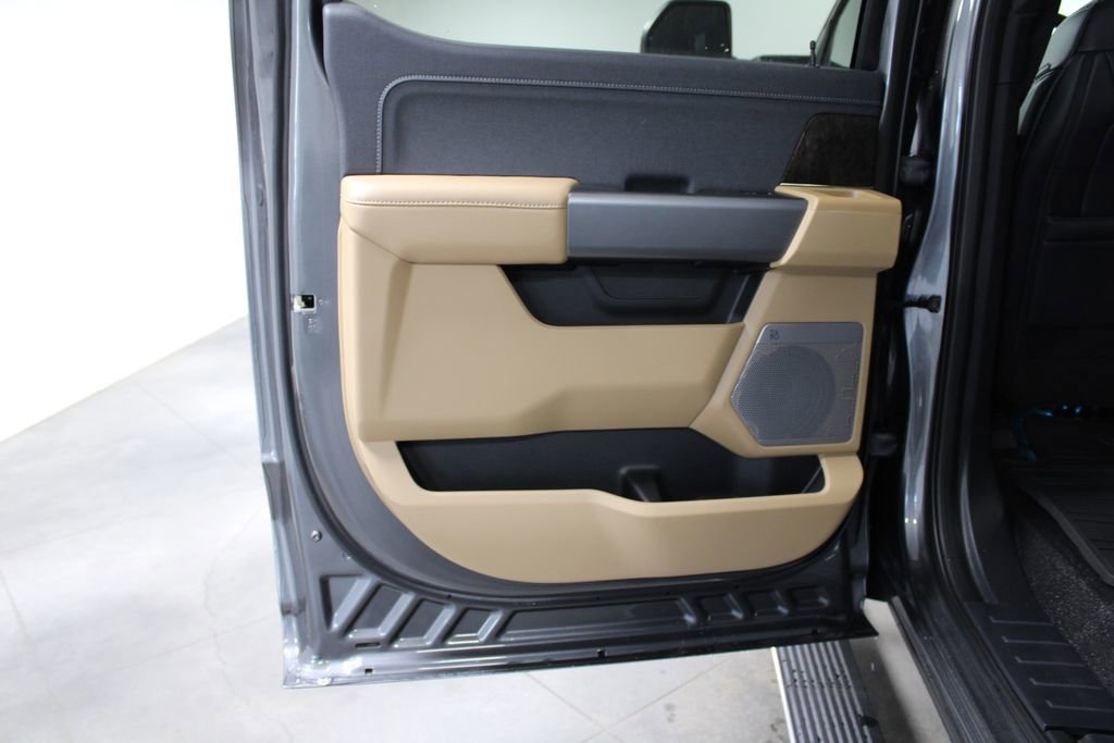 New 2026 Ford F250 Lariat w/ Chrome Package image 29