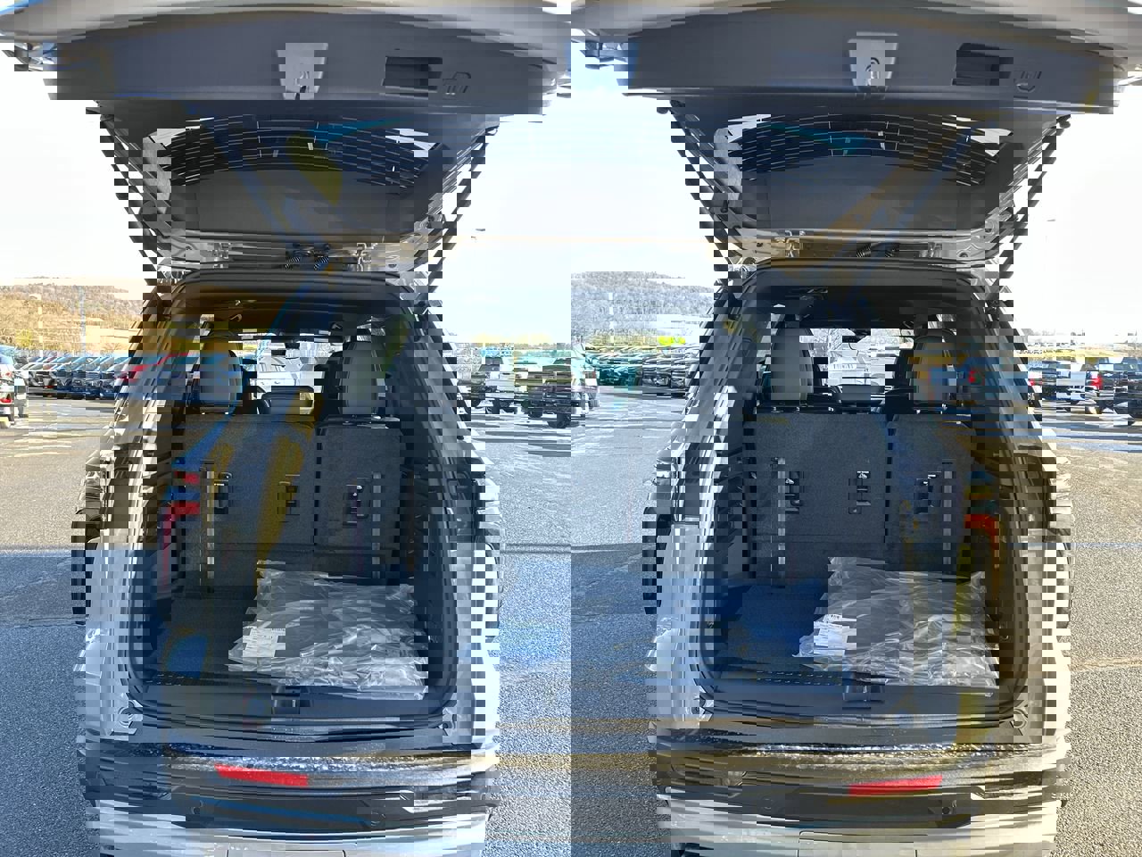 New 2026 Chevrolet Traverse Z71 w/ Driver Confidence Package image 19