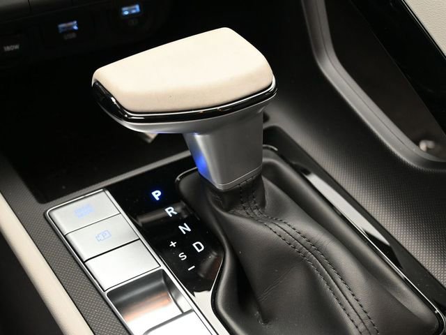 Used 2023 Hyundai Elantra Limited image 23