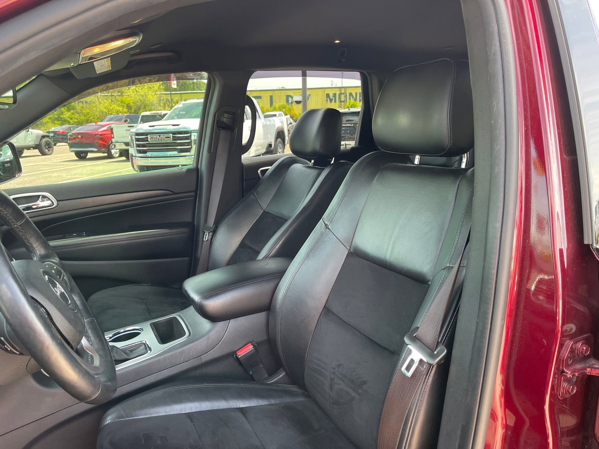 Used 2018 Jeep Grand Cherokee Altitude image 14