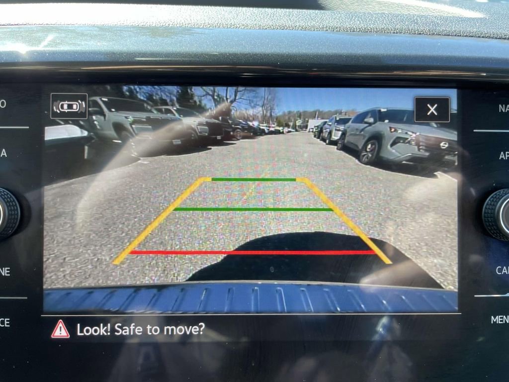 Used 2022 Volkswagen Taos SEL image 28