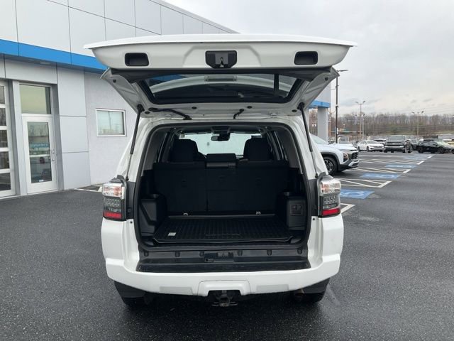 Used 2023 Toyota 4Runner SR5 AWD/4WD image 18