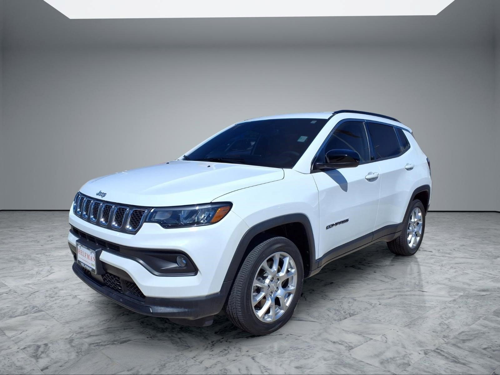 Used 2023 Jeep Compass Latitude image 3