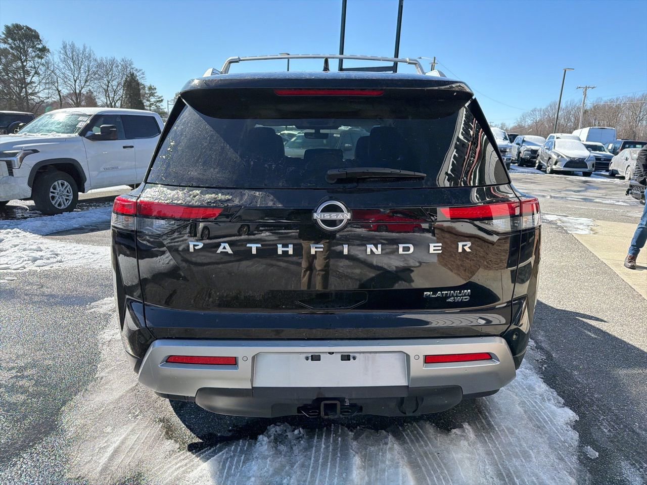Used 2024 Nissan Pathfinder Platinum w/ Cargo Package image 7