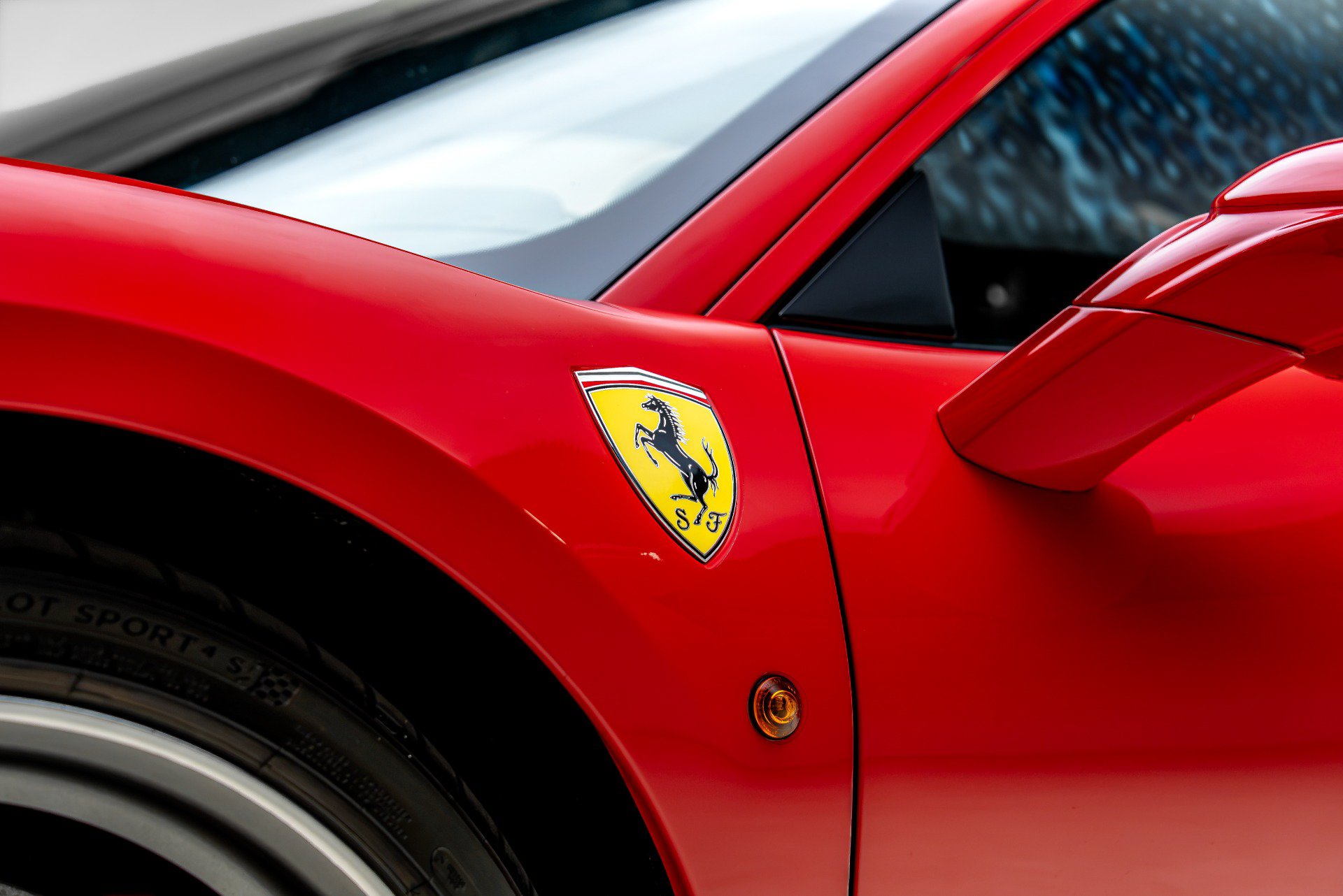 Used 2018 Ferrari 488 GTB RWD image 23
