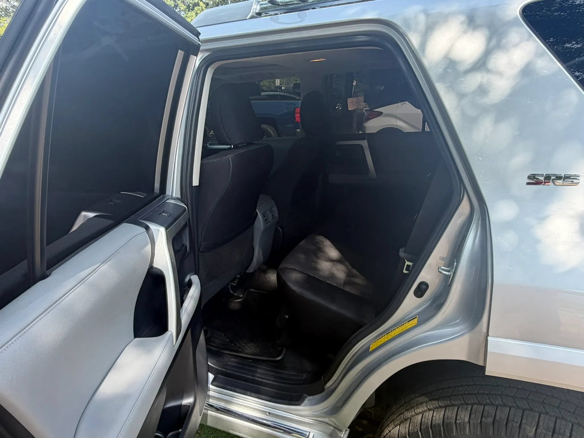 Used 2010 Toyota 4Runner SR5 AWD/4WD image 12