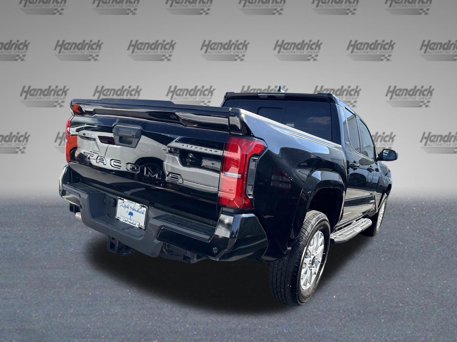 Used 2024 Toyota Tacoma SR5 w/ SR5 Upgrade Package image 18