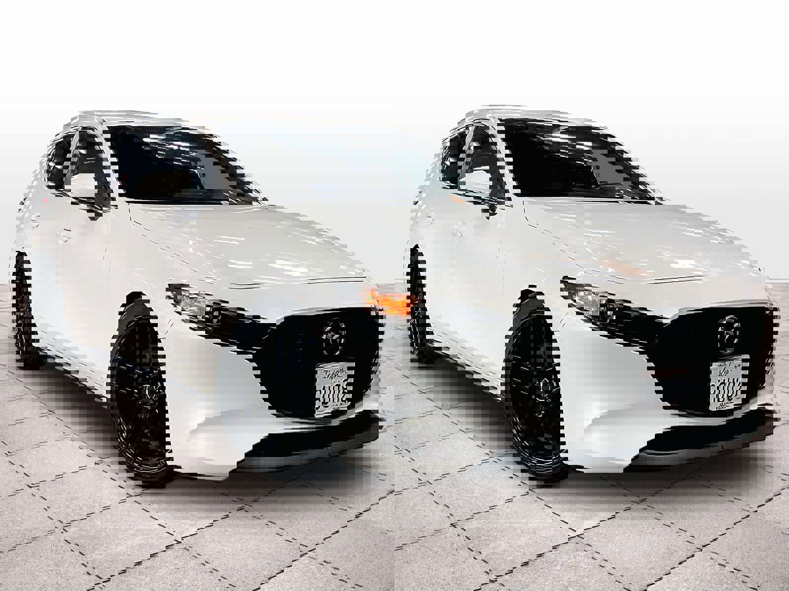 Used 2020 MAZDA MAZDA3 Hatchback image 2