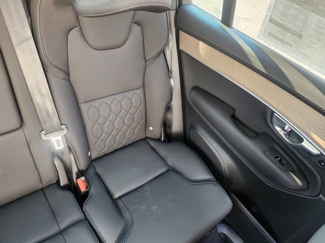 New 2026 Volvo XC90 B6 Plus w/ Protection Package Premier AWD/4WD image 15