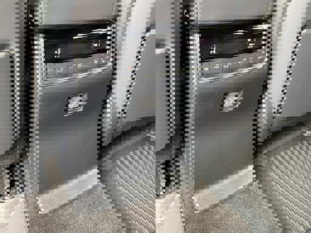 Used 2025 Lexus GX 550 w/ Accessory Package (2T) image 43