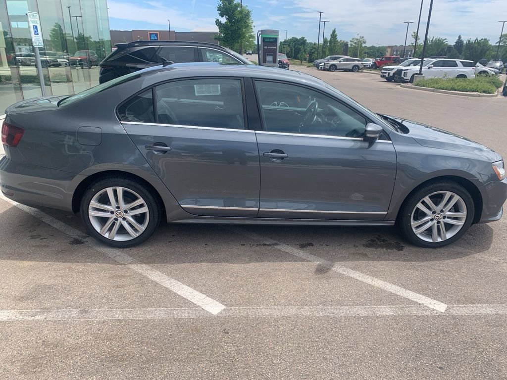 Used 2017 Volkswagen Jetta SEL FWD image 6