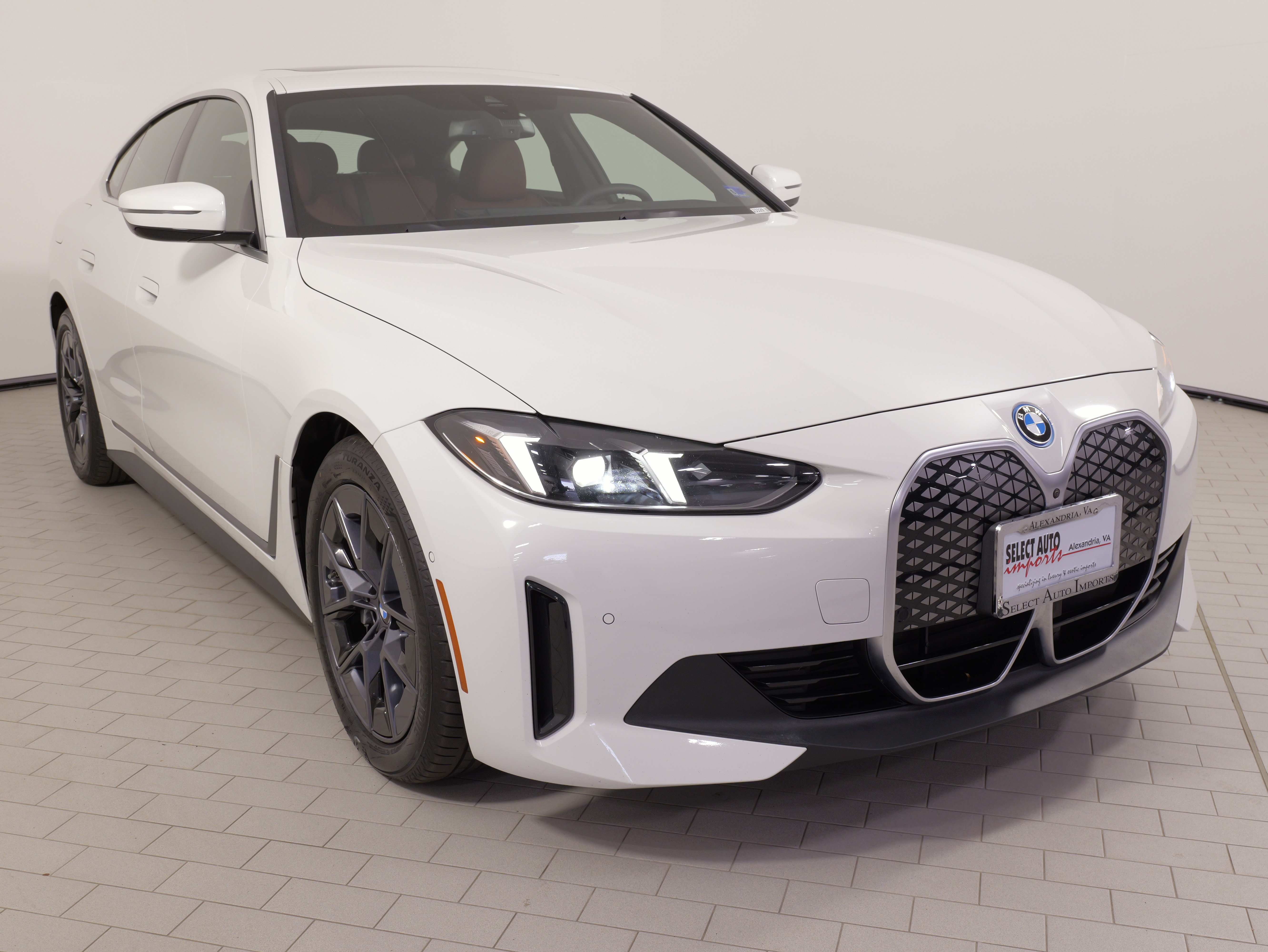 Used 2025 BMW i4 xDrive40i w/ Premium Package AWD/4WD image 5