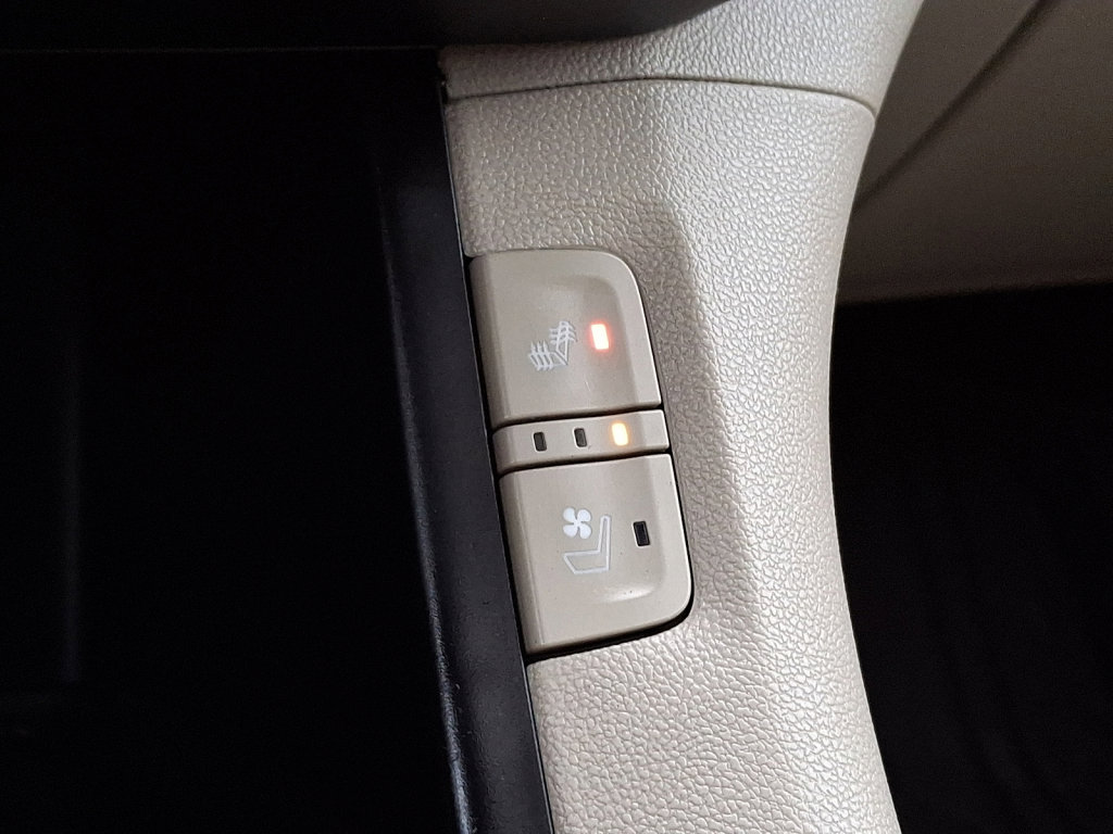 Used 2019 GMC Acadia Denali w/ LPO, Floor Liner Package AWD/4WD image 30
