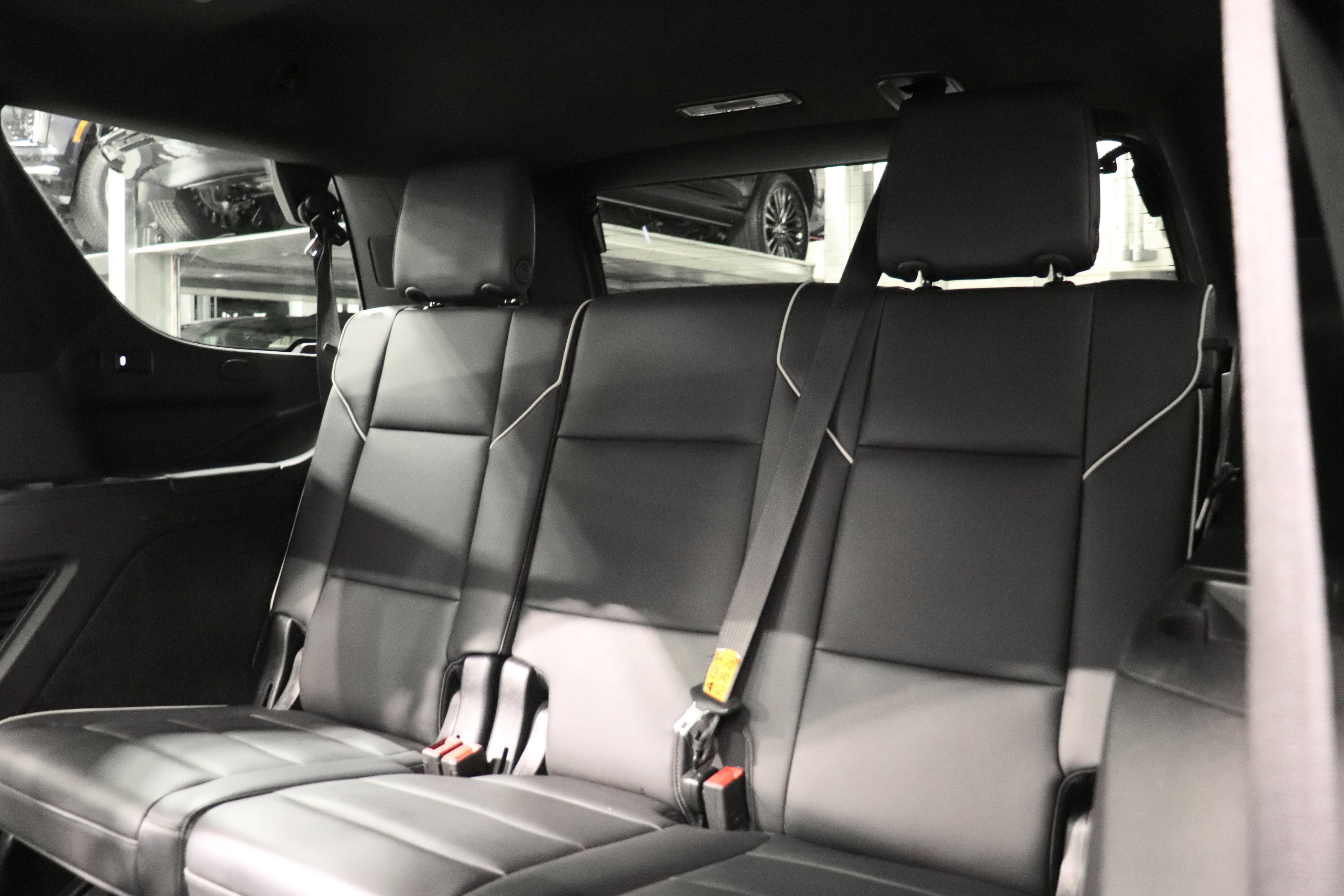 Used 2023 Cadillac Escalade Premium Luxury AWD/4WD image 18