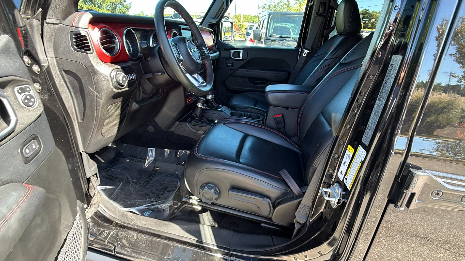 Used 2019 Jeep Wrangler Unlimited Rubicon AWD/4WD image 16
