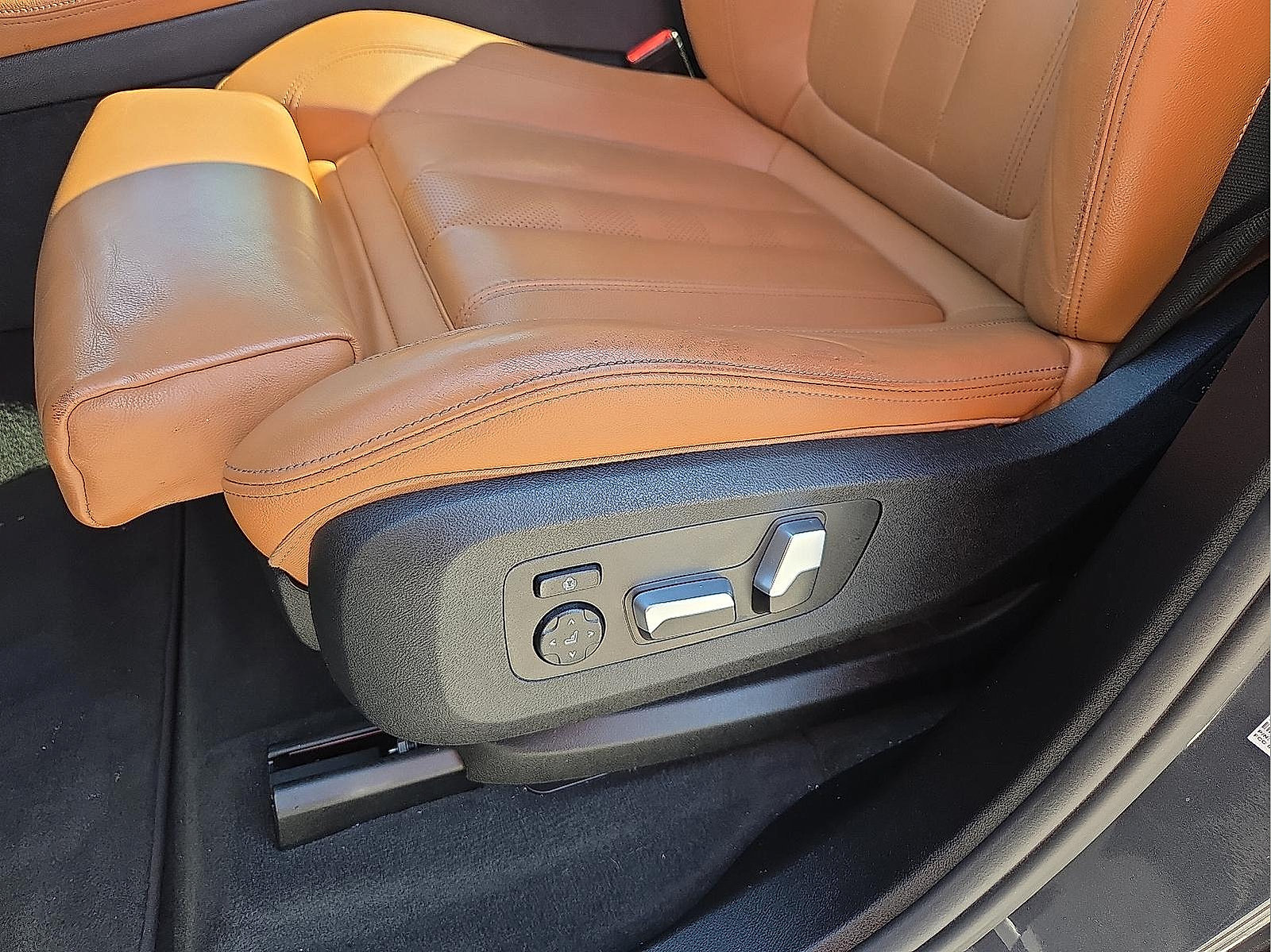 Used 2019 BMW X5 xDrive40i w/ Premium Package 2 AWD/4WD image 21