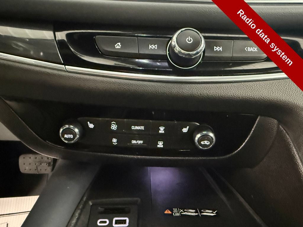 Used 2023 Buick Enclave Essence w/ Sport Touring Edition AWD/4WD image 33