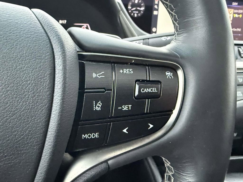 Used 2021 Lexus ES 300h w/ Premium Package image 21