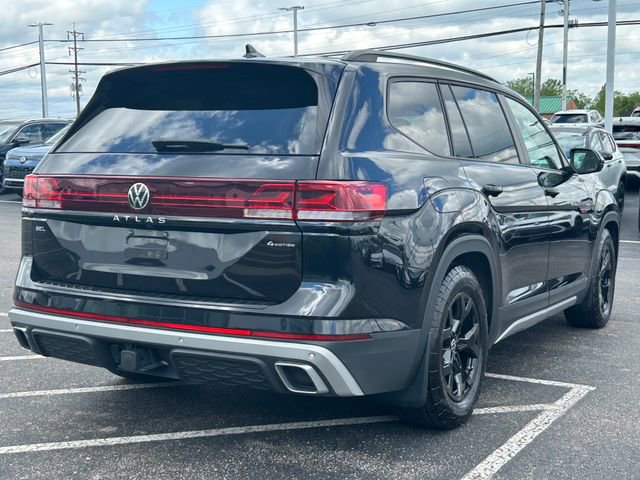 Used 2024 Volkswagen Atlas Peak Edition SEL AWD/4WD image 8