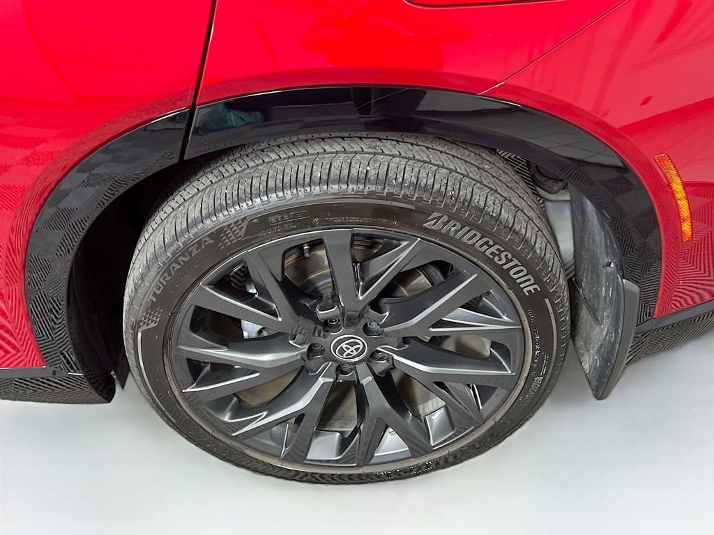 Used 2025 Toyota Crown Signia w/ Advanced Technology Package image 27