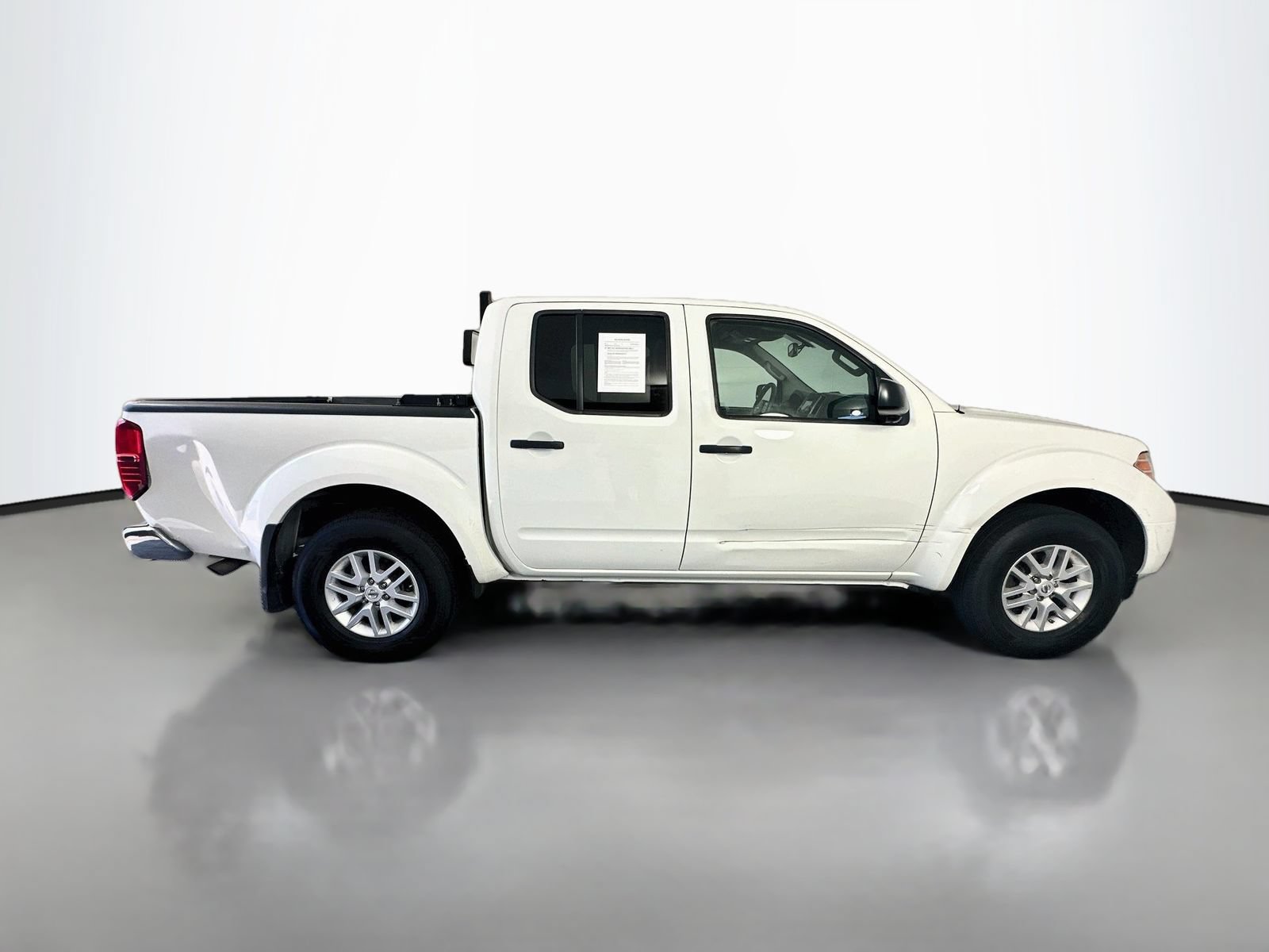 Used 2017 Nissan Frontier SV w/ SV Value Truck Package AWD/4WD image 8
