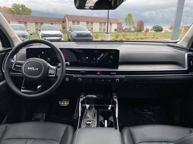 Certified 2025 Kia Sorento SX image 5