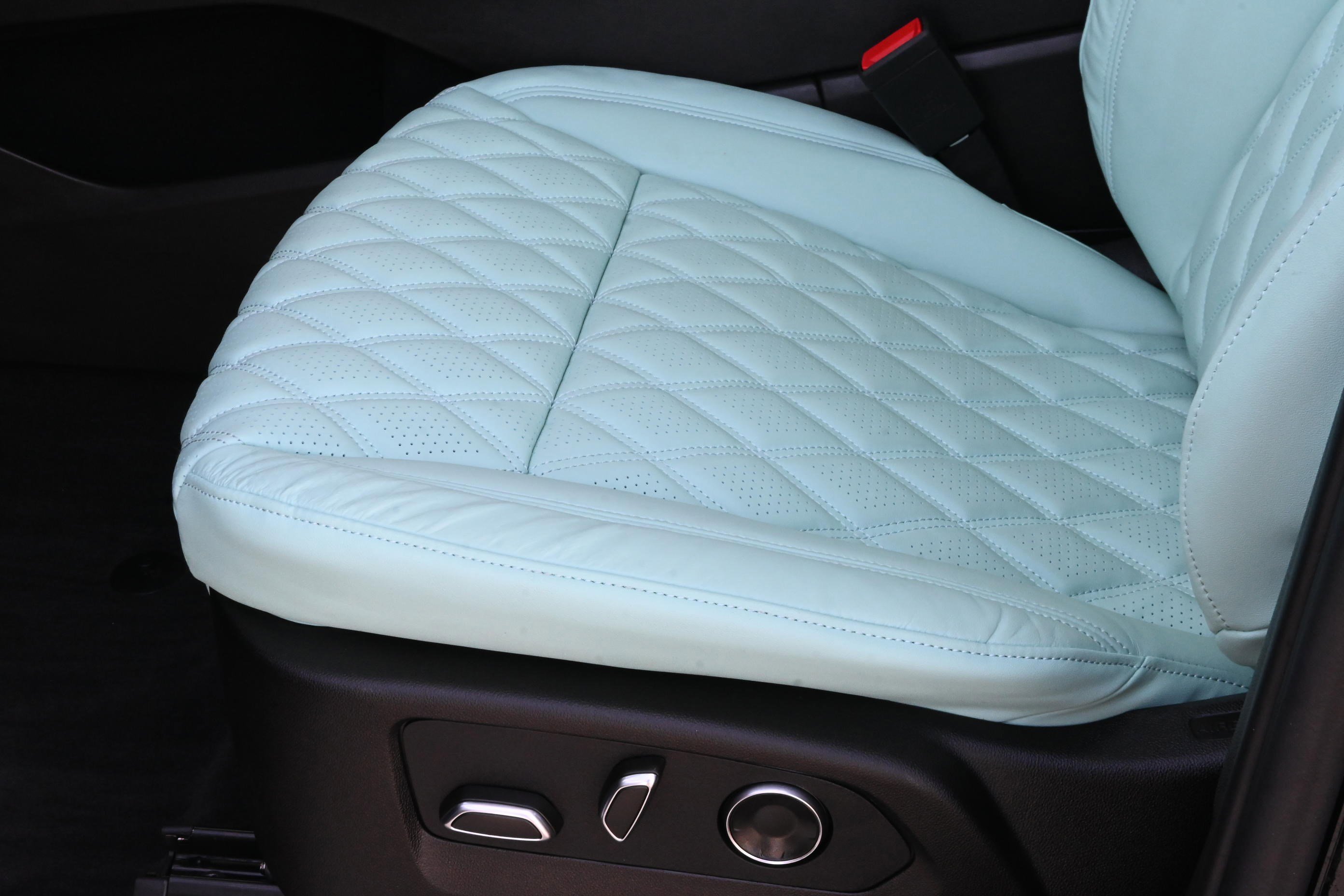 Used 2025 Cadillac Escalade Sport w/ Touring Package image 27