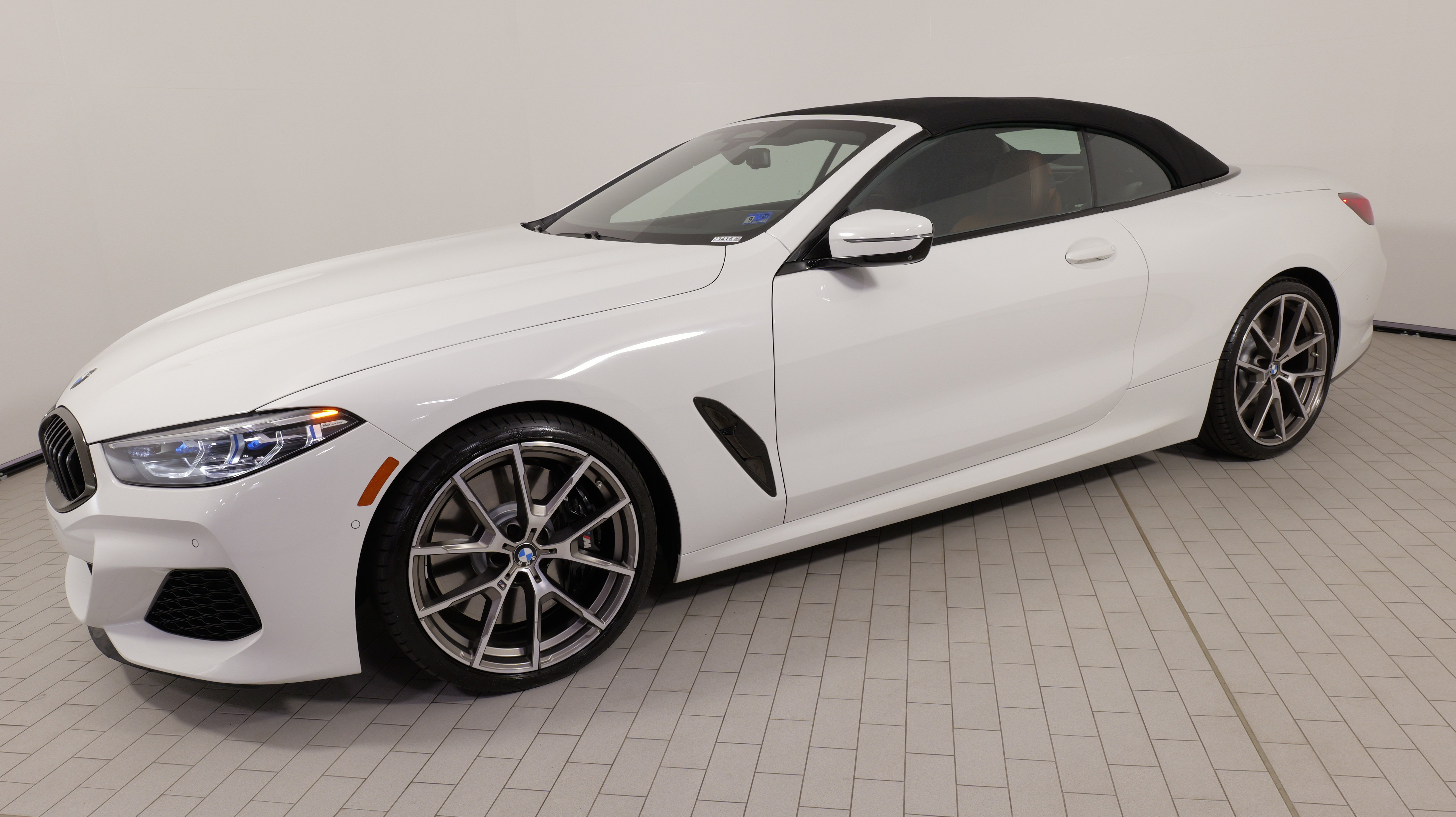 Used 2022 BMW M850i xDrive Convertible AWD/4WD image 3