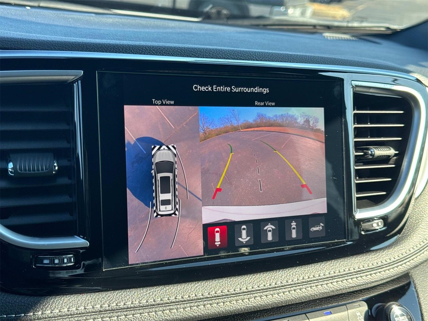 New 2026 Chrysler Pacifica Limited image 29