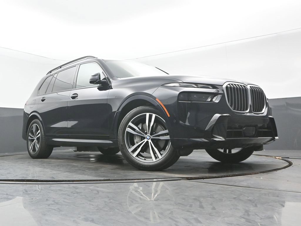 Used 2023 BMW X7 xDrive40i w/ Executive Package image 32