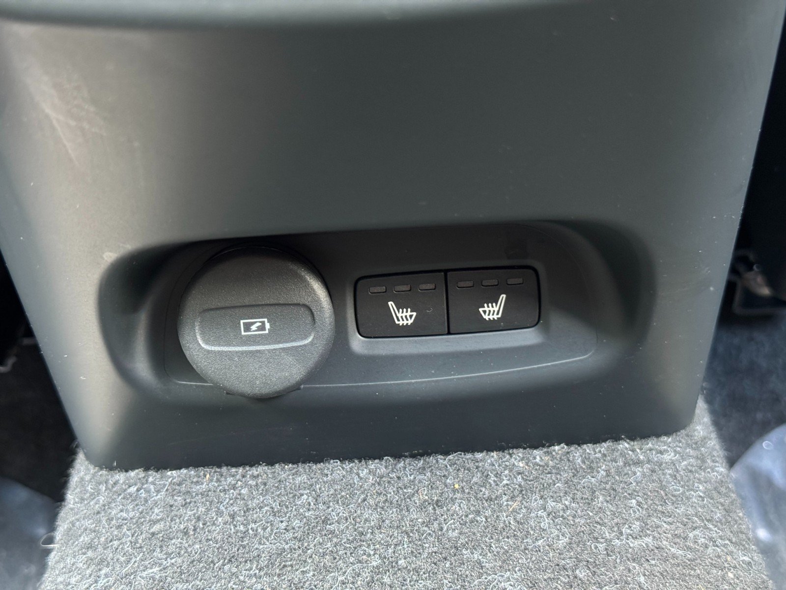 Used 2021 Volvo XC40 P8 Recharge w/ Advanced Package AWD/4WD image 33