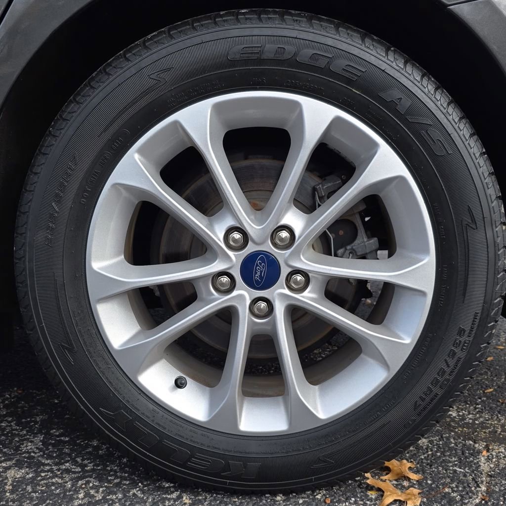 Used 2020 Ford Fusion SE FWD image 41