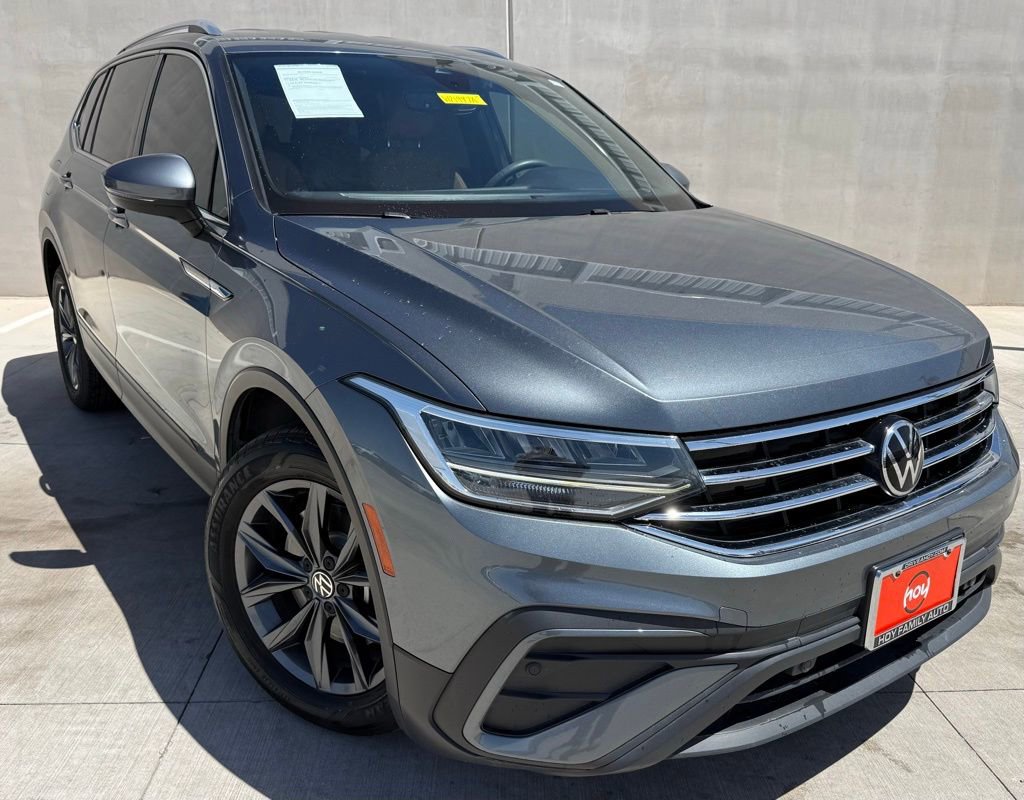 Used 2022 Volkswagen Tiguan SE FWD image 1
