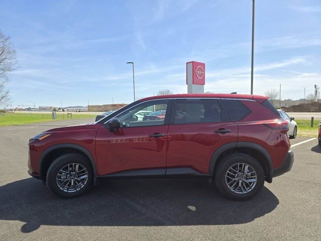 Used 2023 Nissan Rogue S AWD/4WD image 8