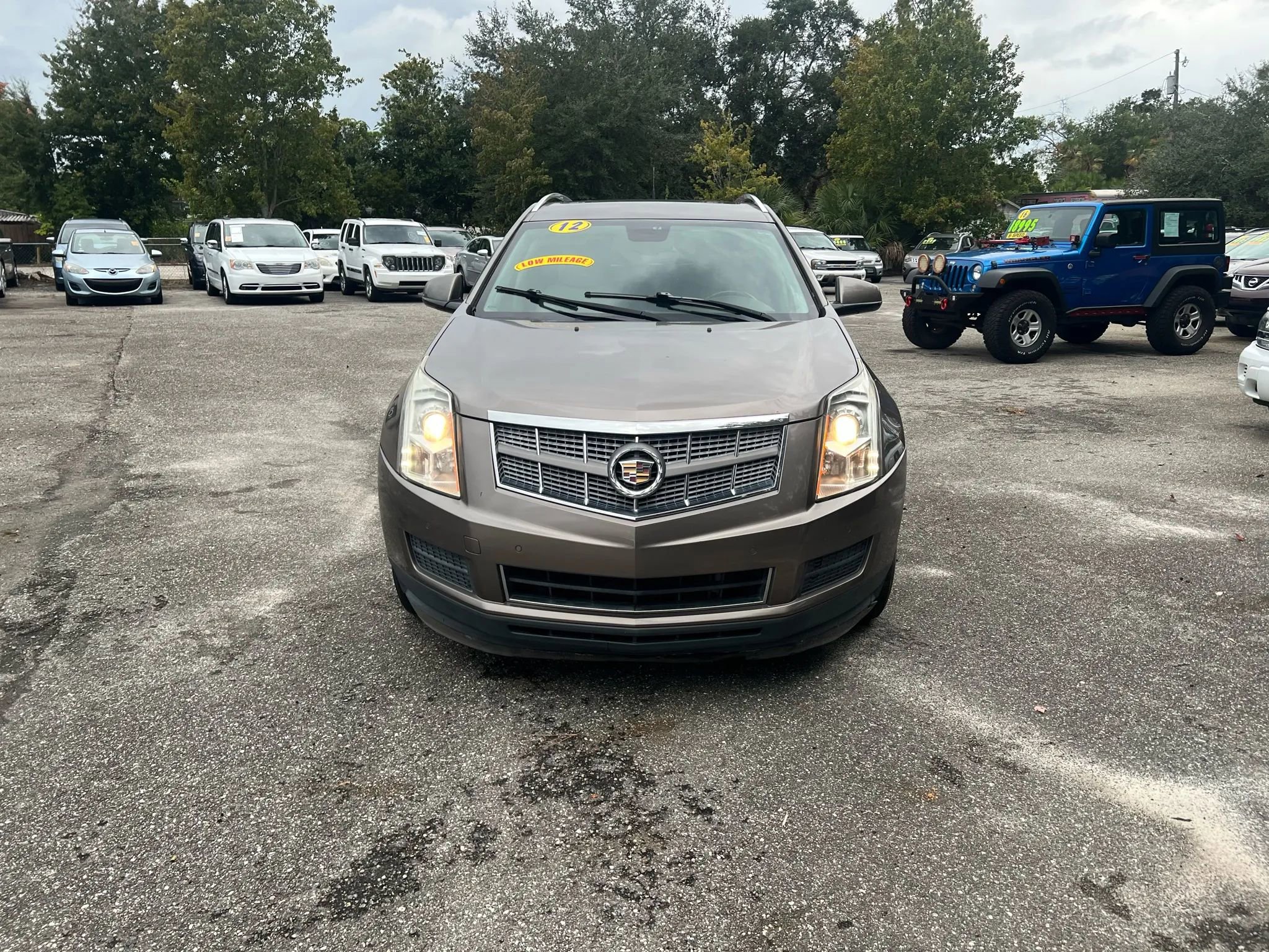 Used 2012 Cadillac SRX Luxury FWD image 3