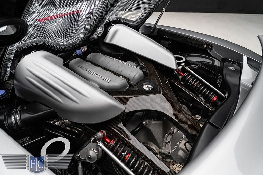 Used 2005 Porsche Carrera GT RWD image 19