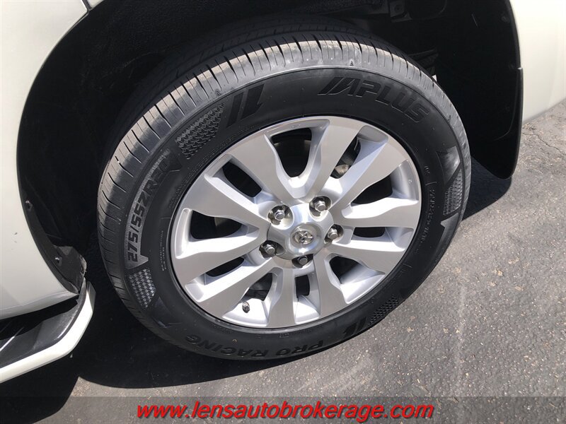 Used 2017 Toyota Sequoia Platinum AWD/4WD image 27