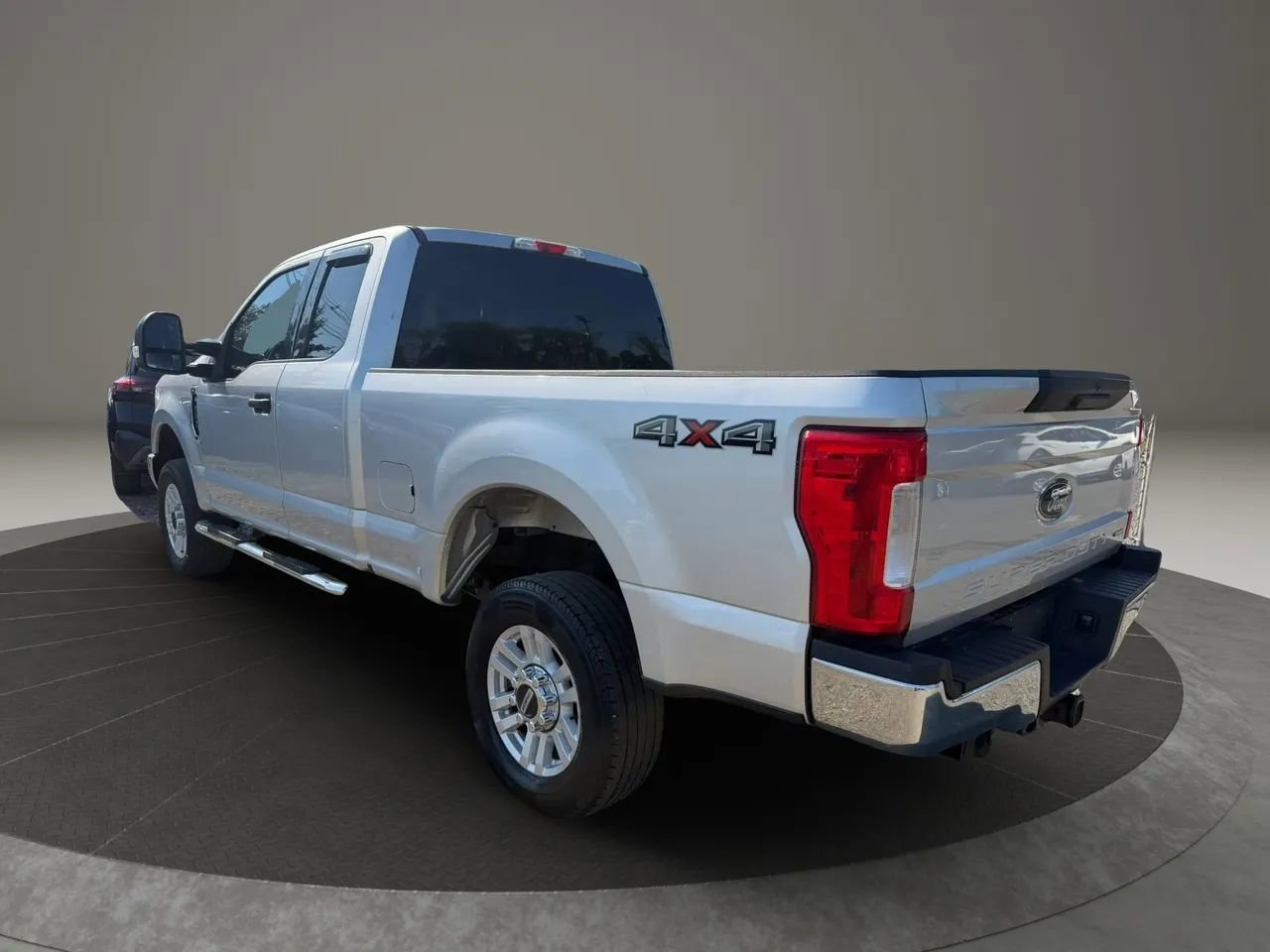 Used 2017 Ford F250 XLT AWD/4WD image 7
