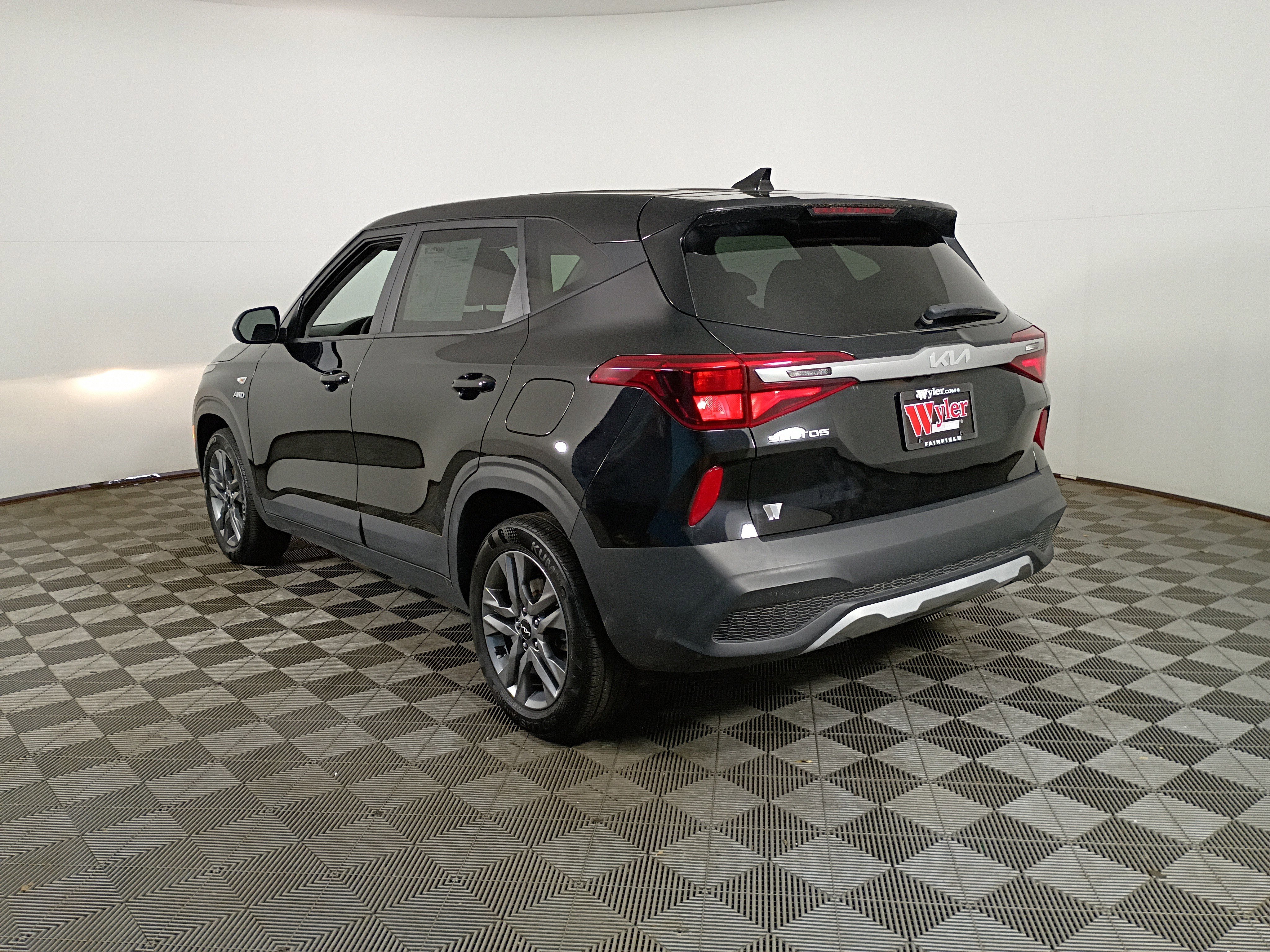 Certified 2023 Kia Seltos LX image 12
