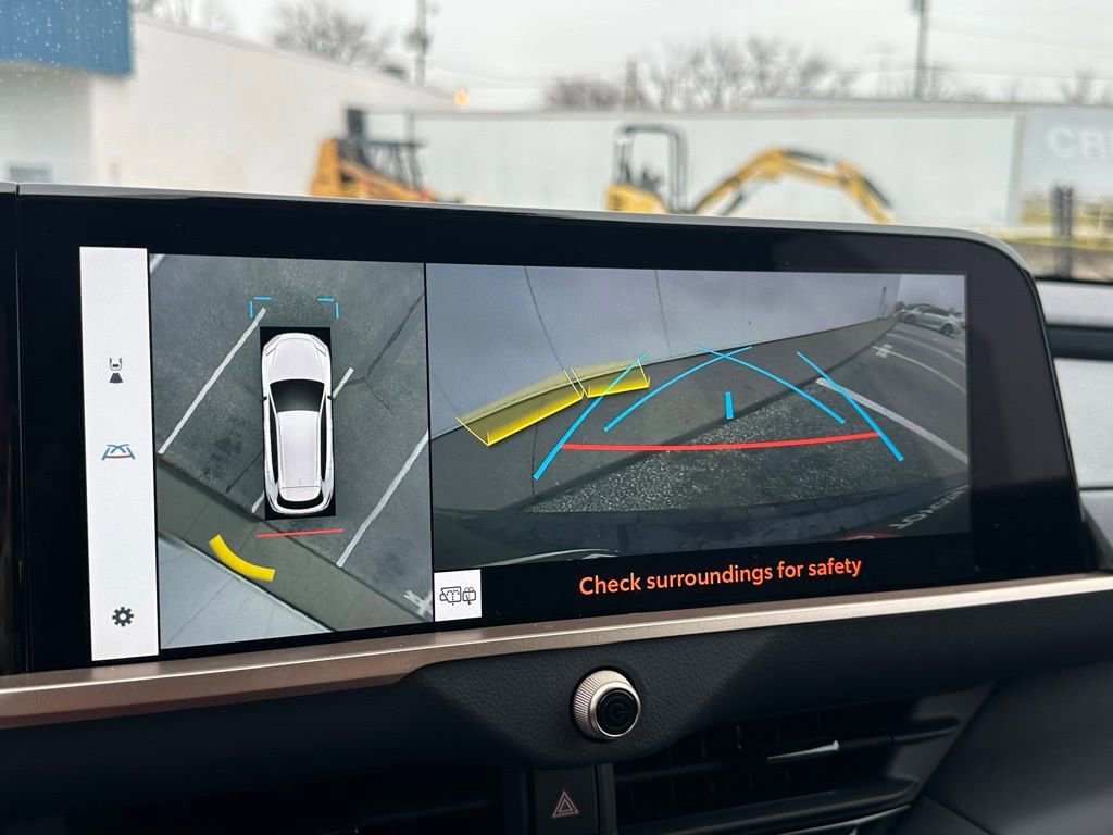 Used 2025 Toyota Crown Signia w/ Advanced Technology Package image 33