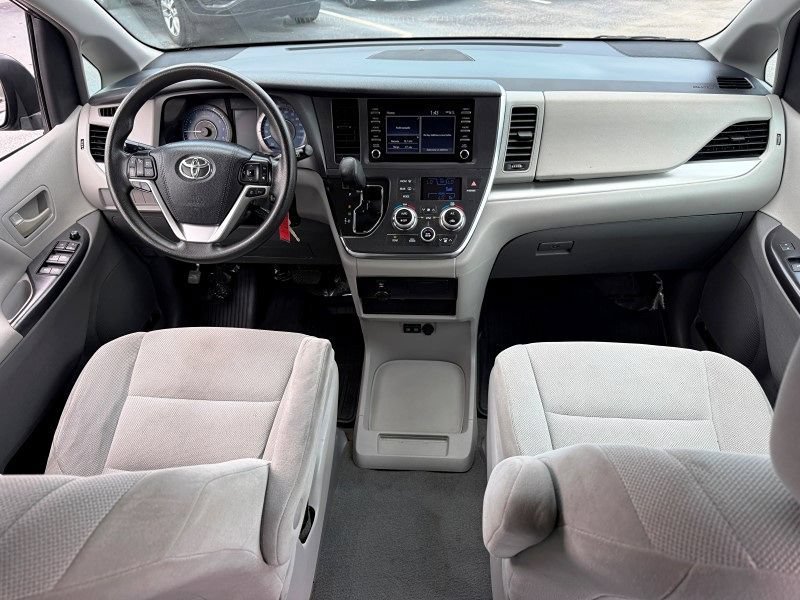 Used 2019 Toyota Sienna L FWD image 19