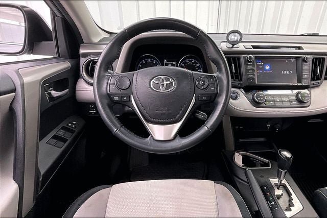 Used 2018 Toyota RAV4 XLE AWD/4WD image 5