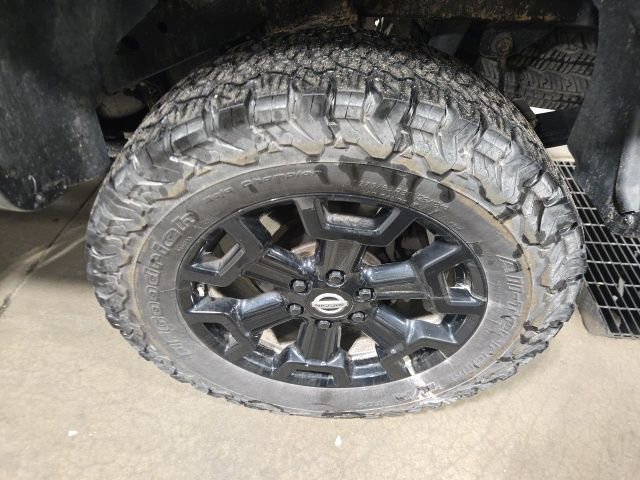 Used 2019 Nissan Titan SV w/ SV Convenience Package image 11