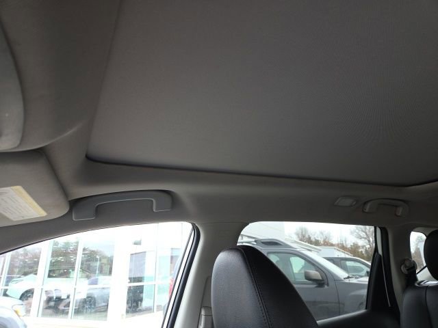 Used 2019 Nissan Rogue SL w/ Premium Package image 12