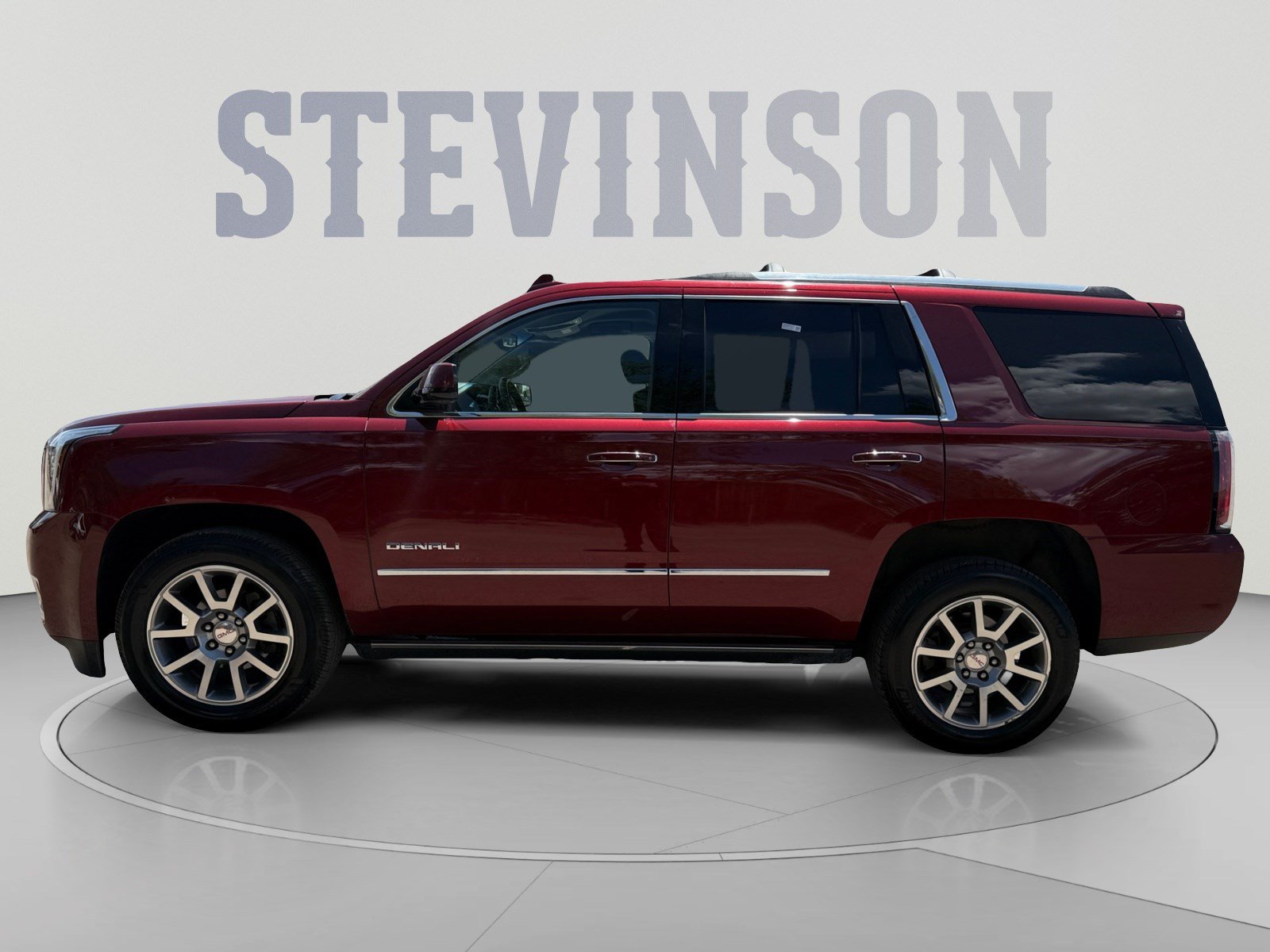 Used 2018 GMC Yukon Denali AWD/4WD image 2