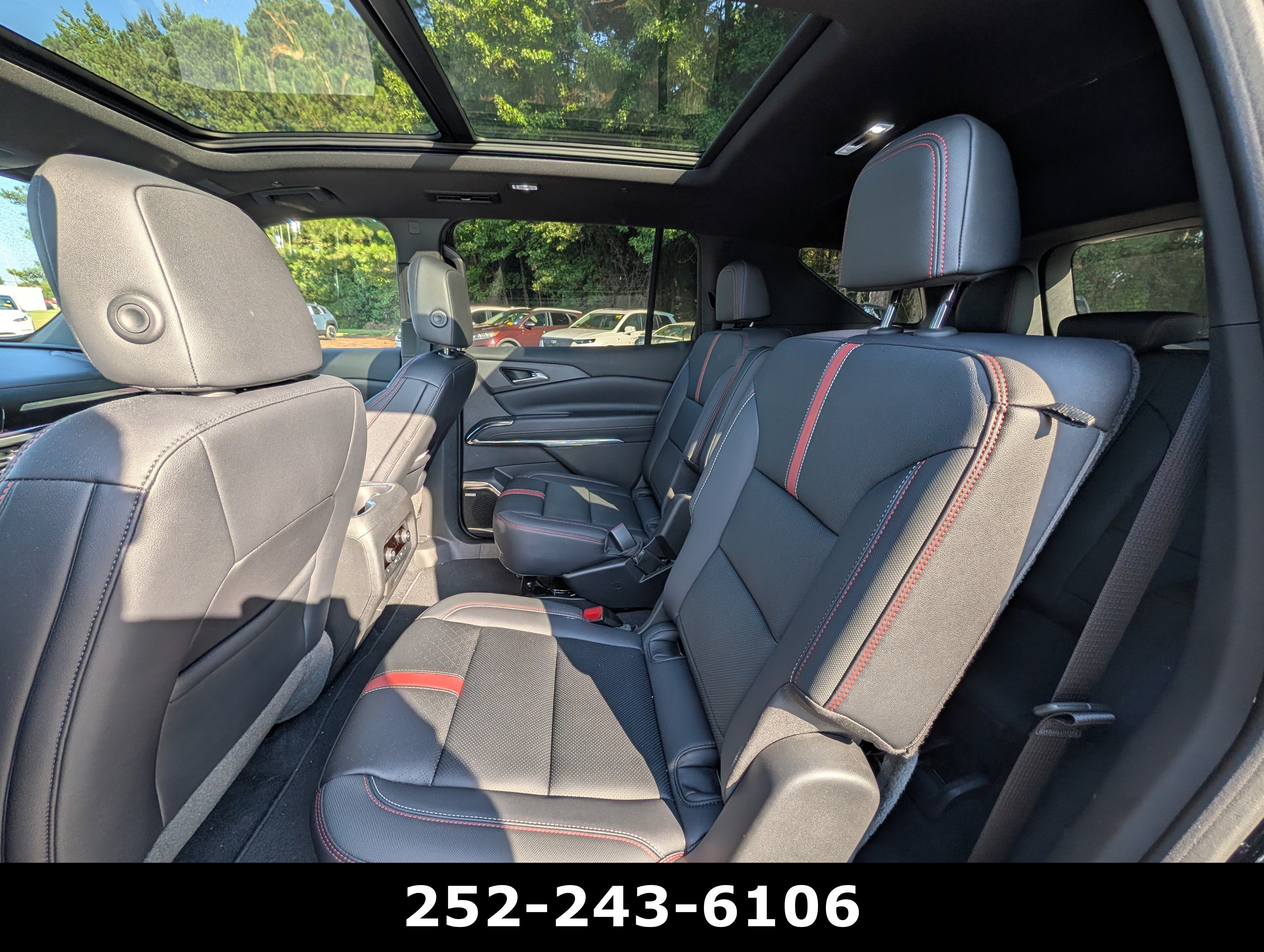 Used 2026 Chevrolet Traverse RS FWD image 13