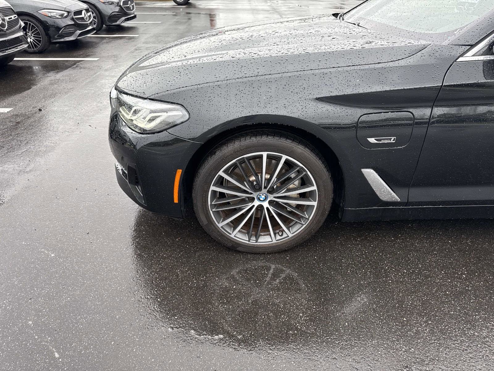Used 2023 BMW 530e xDrive w/ Premium Package image 10