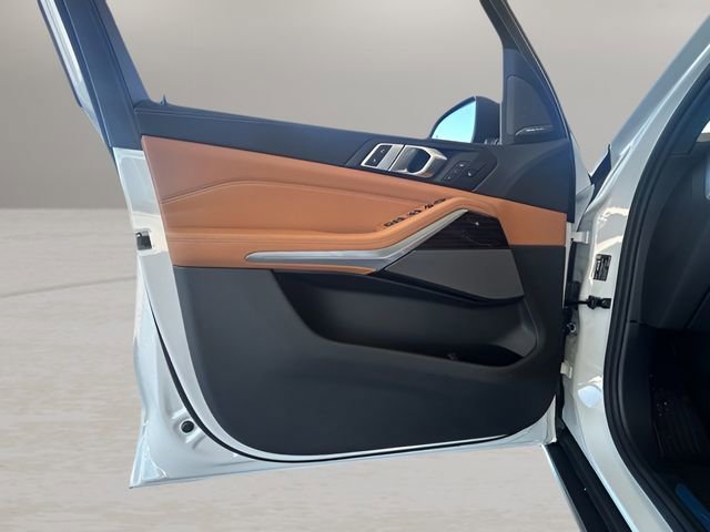 New 2026 BMW X5 xDrive40i w/ Climate Comfort Package AWD/4WD image 9