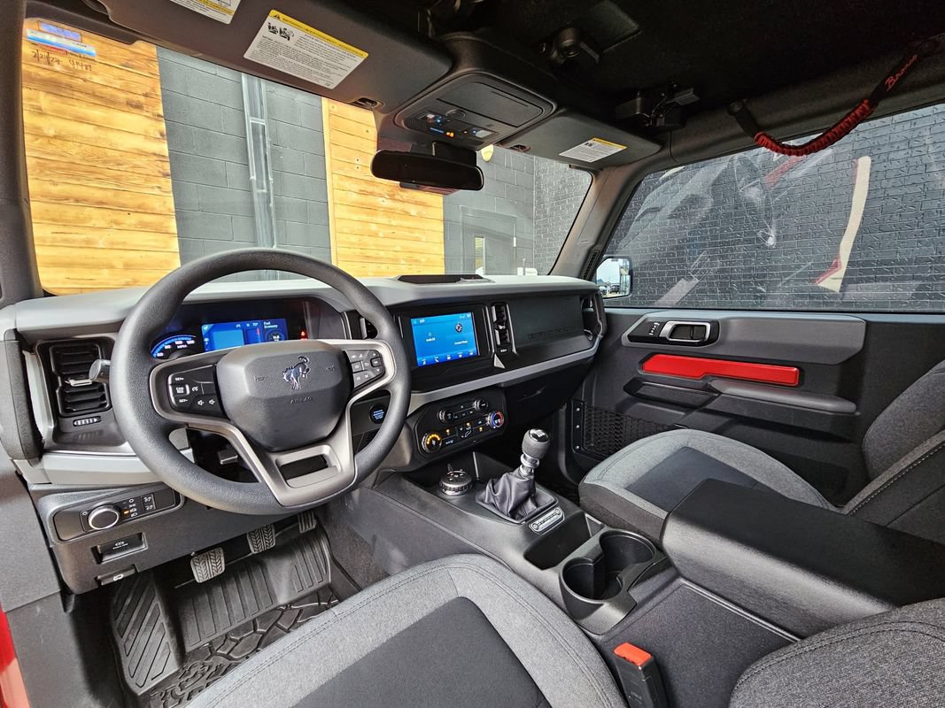 Used 2021 Ford Bronco 2-Door AWD/4WD image 2