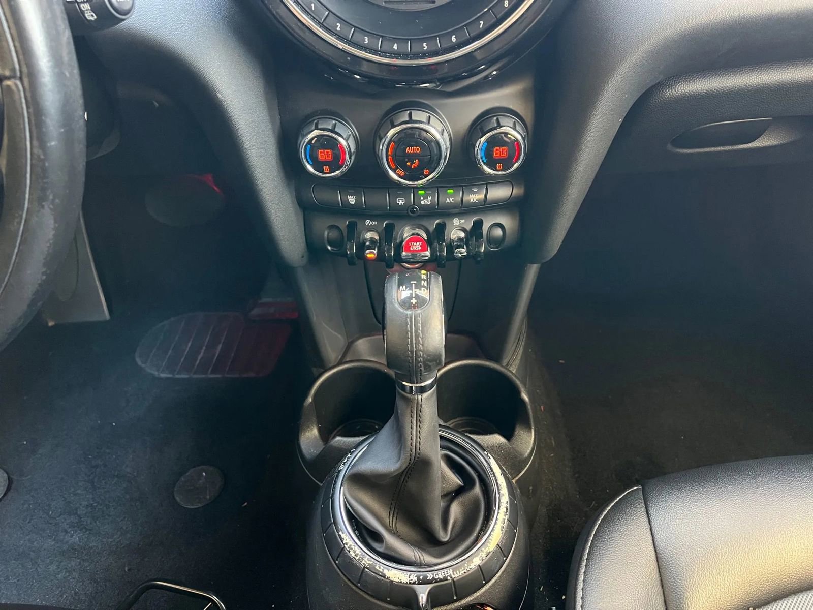 Used 2015 MINI Cooper 4-Door Hardtop image 19